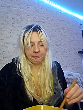 Snapshot of ScarletCallings420 chatting on January 5, 10:24 pm ScarletCallings420 online show from January 5, 10:24 pm