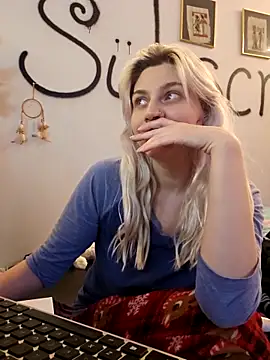 Snapshot of ScarletCallings420 chatting on November 22, 8:08 pm ScarletCallings420 online show from November 22, 8:08 pm