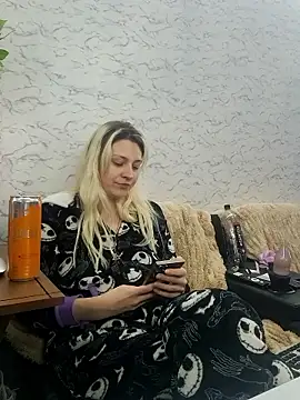 ScarletCallings420 online show from January 17, 2:04 am