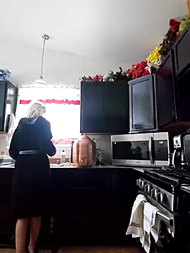 Snapshot of ScarletCallings420 chatting on November 8, 7:28 pm ScarletCallings420 online show from November 8, 7:28 pm