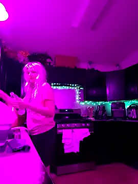 Snapshot of ScarletCallings420 chatting on November 9, 5:17 pm ScarletCallings420 online show from November 9, 5:17 pm