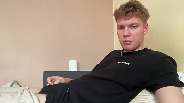 Snapshot of sexybooii6968 chatting on October 21, 12:59 pm sexybooii6968 online show from October 21, 12:59 pm