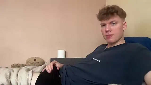 Snapshot of sexybooii6968 chatting on March 2, 2:24 pm sexybooii6968 online show from March 2, 2:24 pm