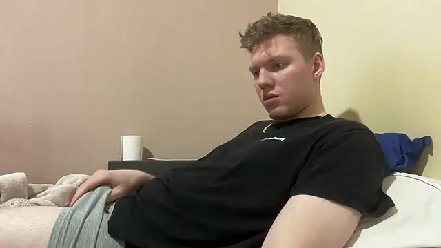 Snapshot of sexybooii6968 chatting on January 15, 8:56 pm sexybooii6968 online show from January 15, 8:56 pm