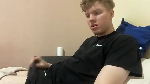 Snapshot of sexybooii6968 chatting on November 1, 3:50 pm sexybooii6968 online show from November 1, 3:50 pm