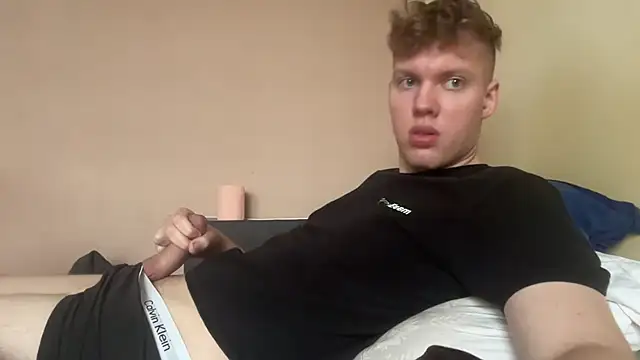 sexybooii6968 online show from June 4, 9:58 am