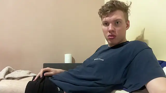 Snapshot of sexybooii6968 chatting on November 8, 3:59 pm sexybooii6968 online show from November 8, 3:59 pm