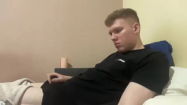 sexybooii6968 online show from April 6, 8:21 pm