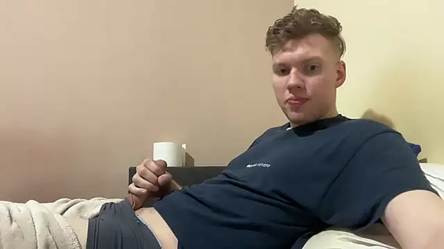 Snapshot of sexybooii6968 chatting on February 28, 9:36 pm sexybooii6968 online show from February 28, 9:36 pm