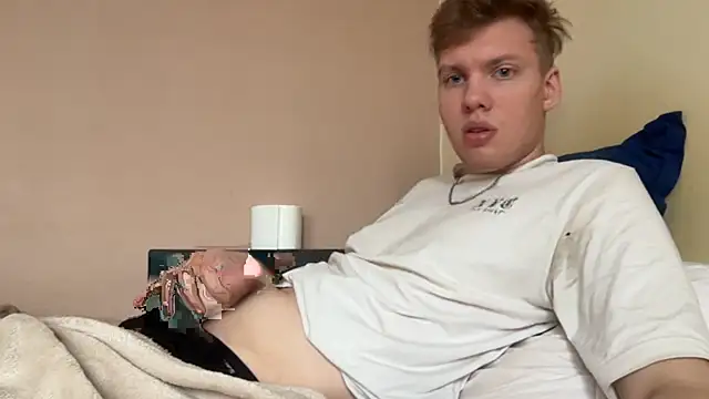 Snapshot of sexybooii6968 chatting on September 27, 12:33 pm sexybooii6968 online show from September 27, 12:33 pm