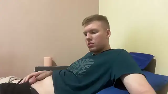 Snapshot of sexybooii6968 chatting on August 1, 8:29 pm sexybooii6968 online show from August 1, 8:29 pm