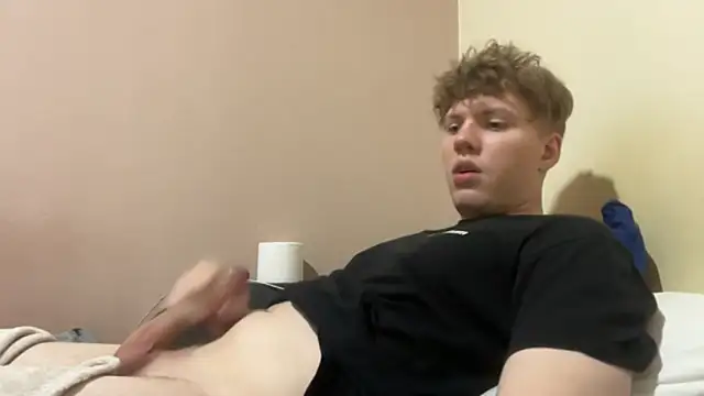 Snapshot of sexybooii6968 chatting on November 30, 3:35 pm sexybooii6968 online show from November 30, 3:35 pm