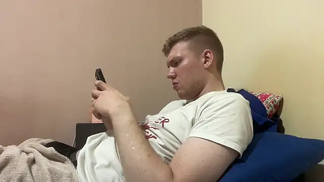 Snapshot of sexybooii6968 chatting on August 7, 7:53 pm sexybooii6968 online show from August 7, 7:53 pm