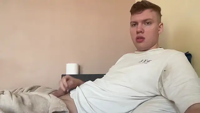 Snapshot of sexybooii6968 chatting on December 19, 11:34 am sexybooii6968 online show from December 19, 11:34 am