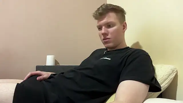 Snapshot of sexybooii6968 chatting on January 11, 5:42 pm sexybooii6968 online show from January 11, 5:42 pm