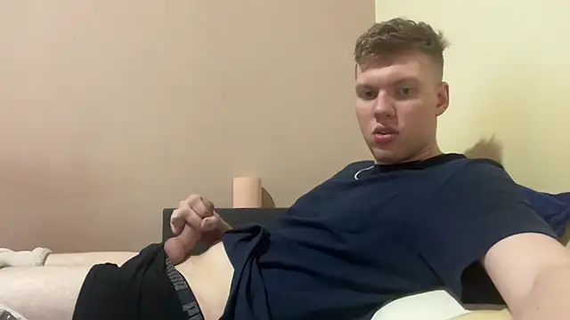 sexybooii6968 online show from April 5, 6:14 pm
