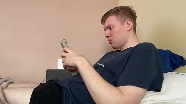 Snapshot of sexybooii6968 chatting on January 7, 9:36 am sexybooii6968 online show from January 7, 9:36 am