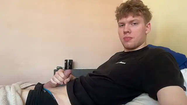 Snapshot of sexybooii6968 chatting on November 4, 10:30 am sexybooii6968 online show from November 4, 10:30 am