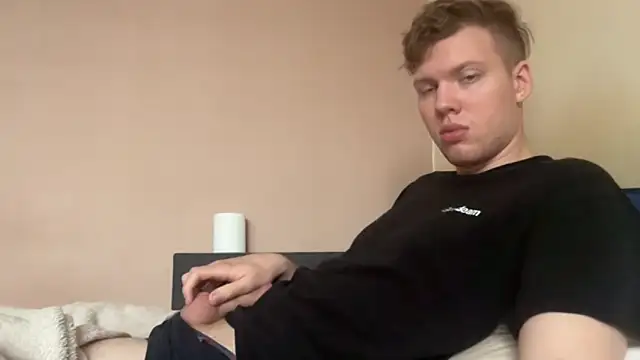 Snapshot of sexybooii6968 chatting on October 26, 10:59 am sexybooii6968 online show from October 26, 10:59 am