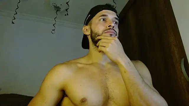 Snapshot of Noah_jhonsonn chatting on July 6, 11:28 am Noah jhonsonn online show from July 6, 11:28 am