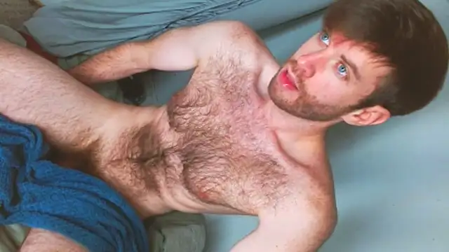 Snapshot of BlueEyedJason chatting on October 19, 10:45 pm BlueEyedJason online show from October 19, 10:45 pm