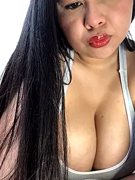 Snapshot of karla_smith8 chatting on December 3, 9:25 pm karla smith8 online show from December 3, 9:25 pm