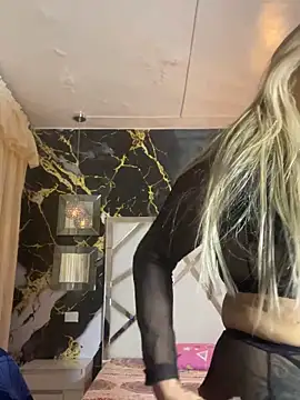 Snapshot of scarlett_sexx69 chatting on October 13, 6:42 pm scarlett sexx69 online show from October 13, 6:42 pm