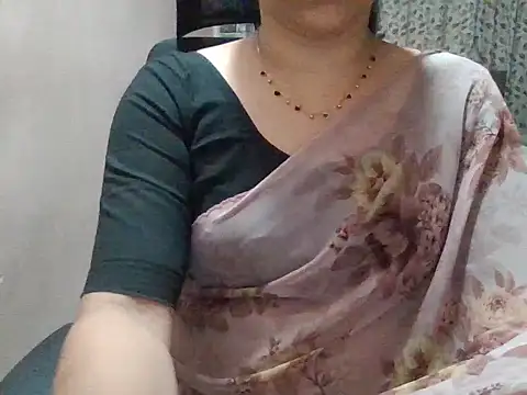 Pinky 4 online show from May 7, 6:00 pm