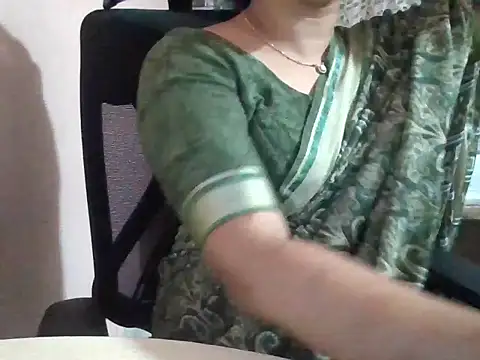Pinky 4 online show from May 8, 6:12 pm