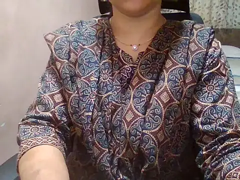 Snapshot of Pinky_4 chatting on July 6, 5:36 am Pinky 4 online show from July 6, 5:36 am