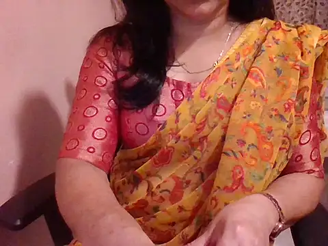 Pinky 4 online show from April 13, 6:01 pm