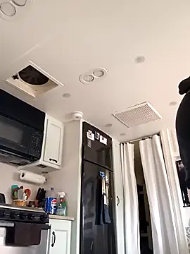 EZYves online show from February 12, 7:24 pm