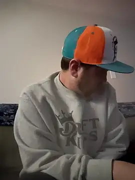 EZYves online show from December 7, 4:04 am