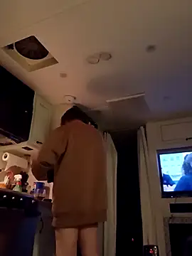 EZYves online show from February 14, 1:00 pm