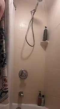 EZYves online show from December 3, 7:50 pm