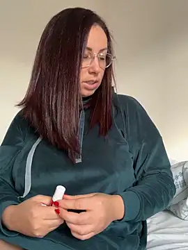 kymii online show from December 9, 1:45 pm