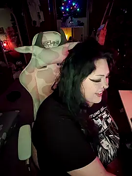 Snapshot of Cutegothcrybabyx chatting on March 1, 6:24 am Cutegothcrybabyx online show from March 1, 6:24 am