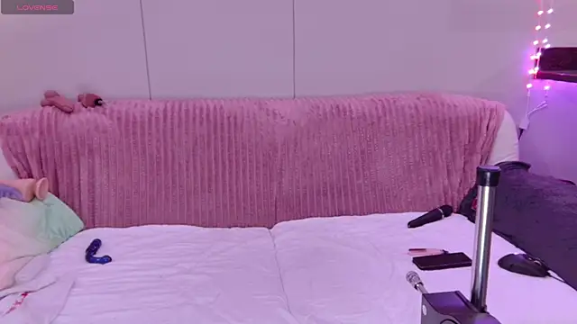 Snapshot of ScarletCarnal chatting on November 2, 12:59 am ScarletCarnal online show from November 2, 12:59 am