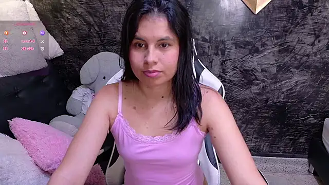 Snapshot of olivia_love_ chatting on July 12, 9:59 pm olivia love online show from July 12, 9:59 pm