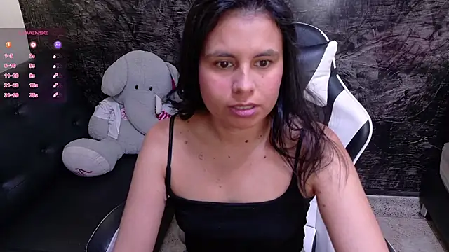 Snapshot of olivia_love_ chatting on July 14, 6:25 pm olivia love online show from July 14, 6:25 pm