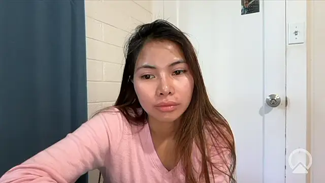 Snapshot of pinay6969 chatting on May 1, 6:24 pm pinay6969 online show from May 1, 6:24 pm