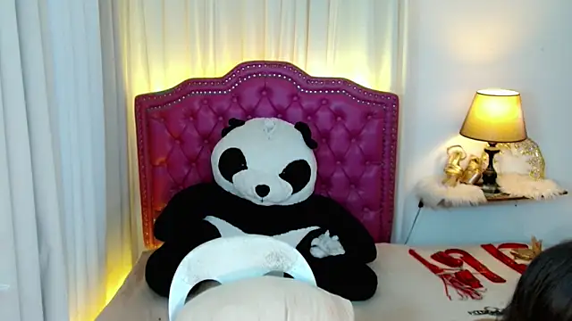 DreamLADYBOY online show from May 23, 7:40 am