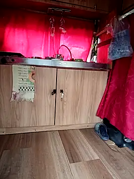 Simone Miller online show from November 13, 6:45 pm