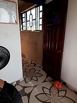 Simone Miller online show from February 26, 8:20 pm