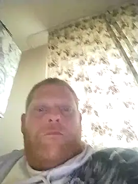 Baumhackel online show from April 12, 3:48 pm