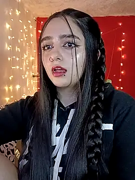 IvonneT online show from March 16, 11:15 pm