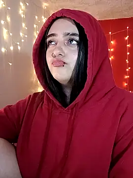 IvonneT online show from March 3, 1:38 am