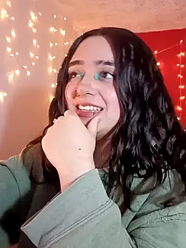 IvonneT online show from December 17, 1:54 am