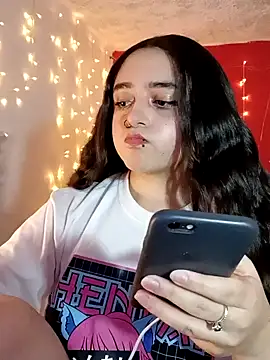 IvonneT online show from December 5, 11:45 pm