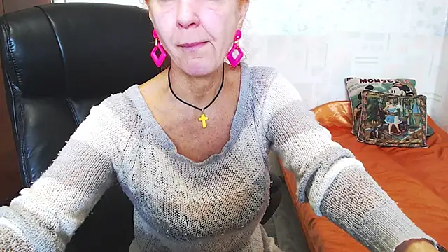 Snapshot of MilayaDFlow chatting on November 15, 9:46 am MilayaDFlow online show from November 15, 9:46 am